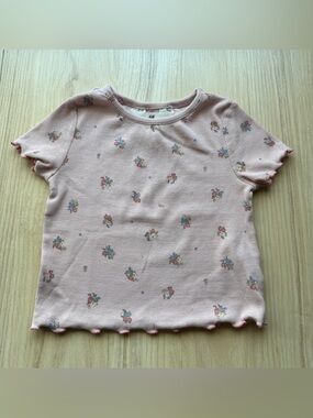 H&M Light Pink Short Sleeve Tee with Tiny Floral Print
